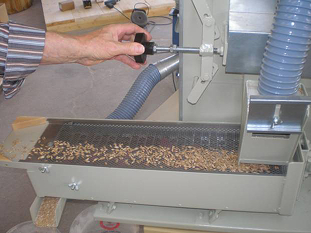 Dinkelschälmaschine mit Absaugsystem Dinkelschälmaschine mit Absaugsystem